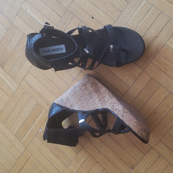 Steve Madden wedge shoes - Picture 3 of 4